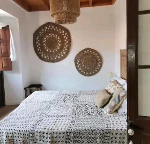 펜션 La Casina Roja - Santolaya De Cabranes *